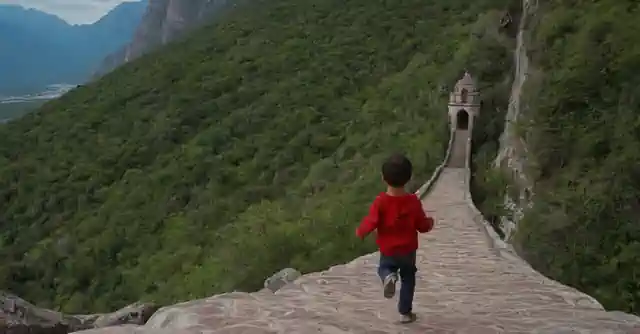 Exploring the wonders of Monterrey for kids in a family exploration adventure.