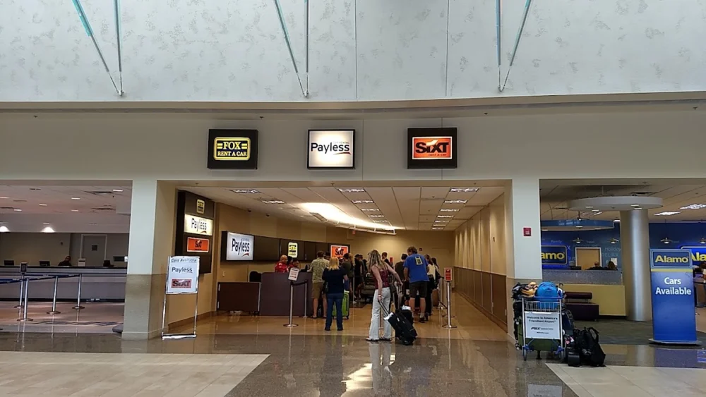 Fox Rent A Car Phoenix Airport - 3