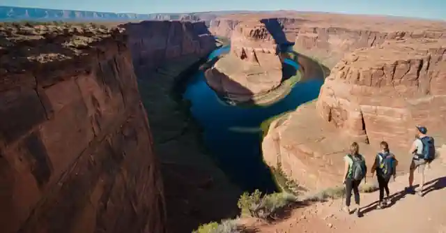 A family of four hiking on Bright Angel Trail towards the iconic Horseshoe Bend in Arizona.