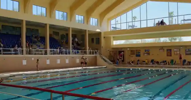 Informative infographic comparing top childrens swimming schools in Chandler and Mesa.