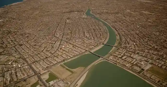 A map showing the road systems in Phoenixs Metropolitan Area intended for residential purposes with questions highlighted.