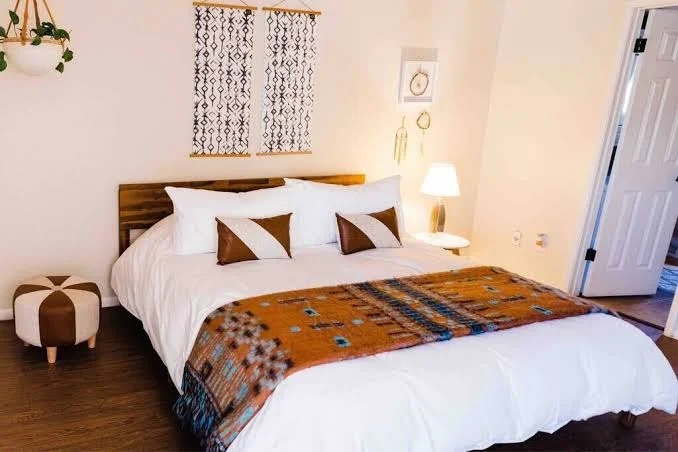 Sunlit Escape, Pool Access, Pet-Friendly