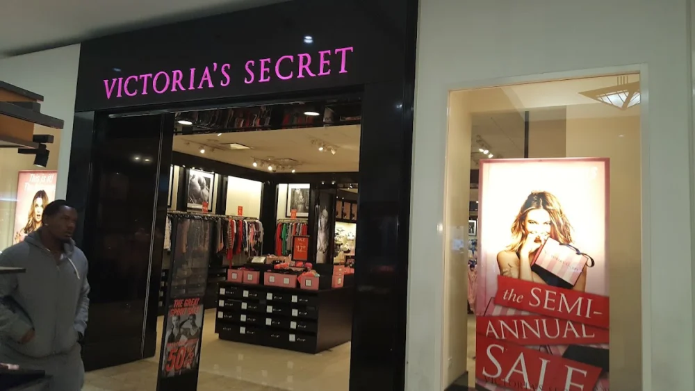 Victoria's Secret & PINK